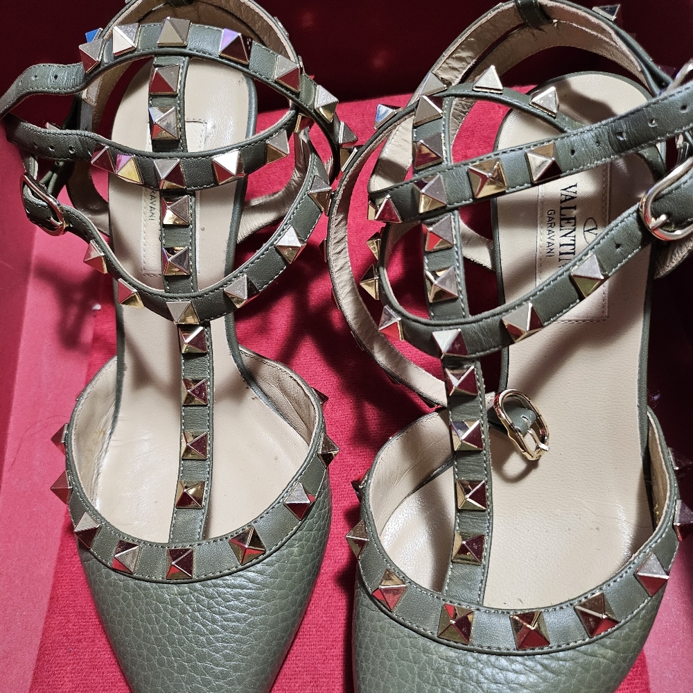 Valention Rockstud Caged Pump